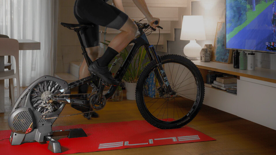 Direto XR, Suito или Tuo? Цялостно сравнение на най-популярните интерактивни тренажори!